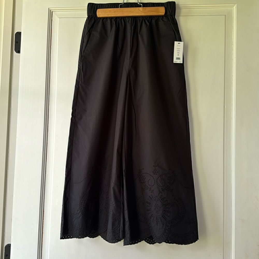 NEW With Tag Poplin Cotton Cropped Pant With Gorgeous Embroidery Detail By Joie